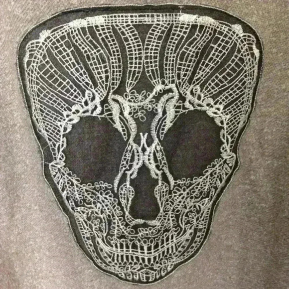 Ya Los Angeles Women Crew Neck L Embroidered Top - Picture 4 of 5